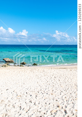 Spectacular view of Sunayama Beach in Miyakojima 120269033