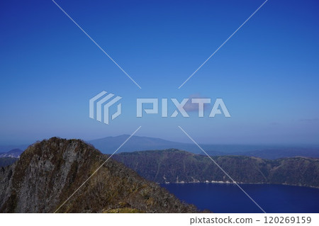 深秋的瑪週索馬湖 120269159