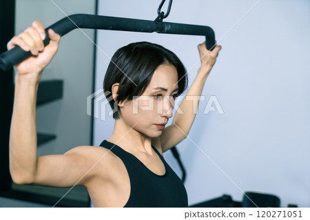 woman training at the gym woman training at the gym 120271051