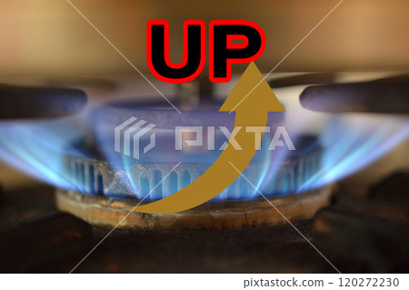 Image of a lit gas stove and tight household finances 120272230