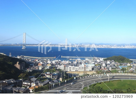 明石大橋橫跨明石海峽，連接本州和淡路島 120273969