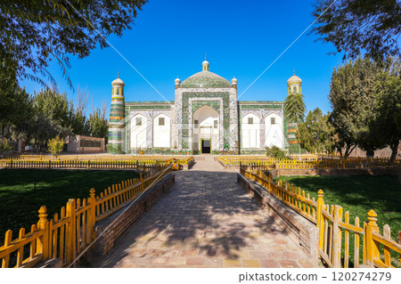 Mausoleum of Apak Khoja and Tomb of the Fragrant Concubine in Kashgar, Western of China. 120274279