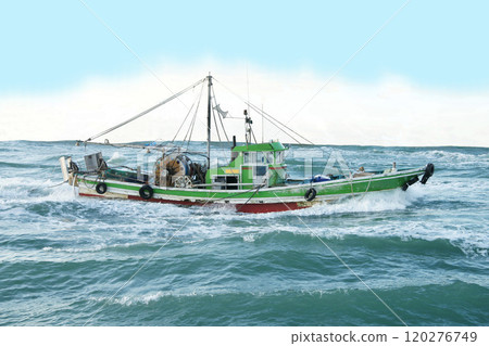 Fishing vessels　Bottom trawler fishing vessels 120276749