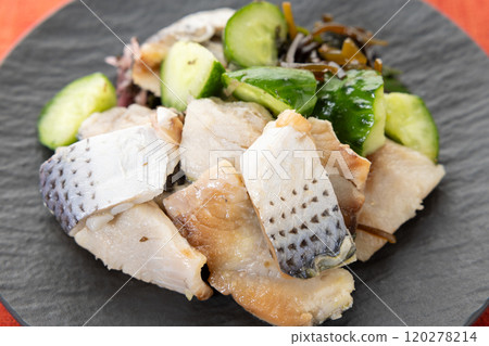 美味的日式醃製黃鰭鮪魚 120278214