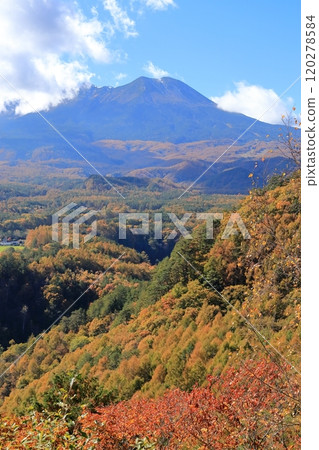 (長野縣)秋天從久藏峠看到的御嶽山 (長野縣)秋天從久藏峠看到的御嶽山 120278584