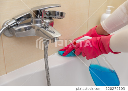 Cleaning the Bathtub Essential Hygiene and Maintenance Techniques for Your Bathrooms Care Cleaning the Bathtub Essential Hygiene and Maintenance Techniques for Your Bathrooms Care 120279103