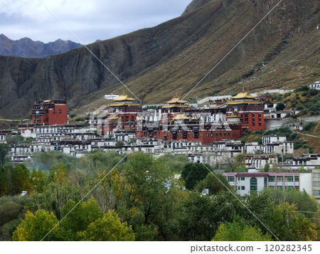 Distant view of Tashilhunpo Monastery, Shigatse, Tibet 120282345