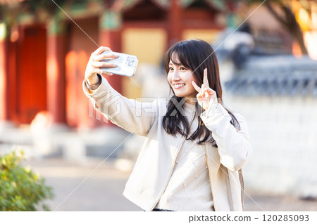 秋天大阪觀光的女性 秋天大阪觀光的女性 120285093