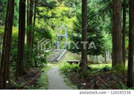 「螳螂岩屋」【洞川自然研究步道健行路線】/奈良縣天川村洞川 120285536