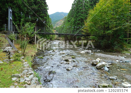 「螳螂岩屋」【洞川自然研究步道健行路線】/奈良縣天川村洞川 120285574