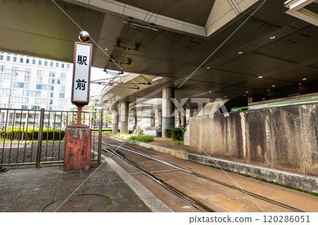 Toyohashi Station on the Toyohashi Railway, a tramway in Toyohashi, Aichi Prefecture 120286051