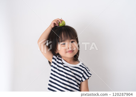 玩蘋果的女孩 玩蘋果的女孩 120287904