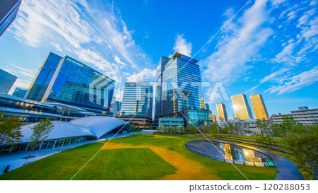 大阪站北區的藍天與城市景觀 120288053