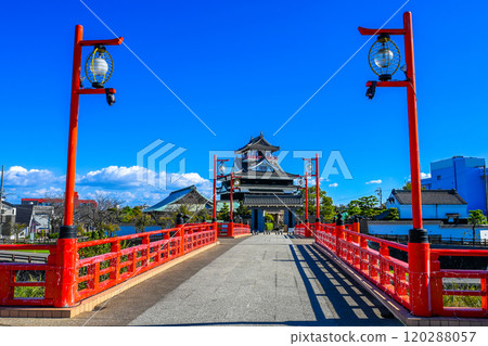 Blue sky and Kiyosu Castle, Kiyosu City, Aichi Prefecture Blue sky and Kiyosu Castle, Kiyosu City, Aichi Prefecture 120288057