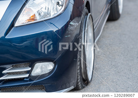 Car crash from car accident on the road 120289007