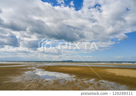 四國香川縣的父母濱海灘 四國香川縣的父母濱海灘 120289311