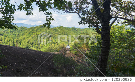 埼玉縣：法勝寺大船岩頂端的大船觀音【秩父地質公園/秩父寺】小鹿野町 120290926