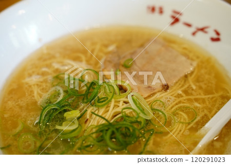 pork bone ramen 120291023