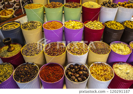 Shopping street market 120291187