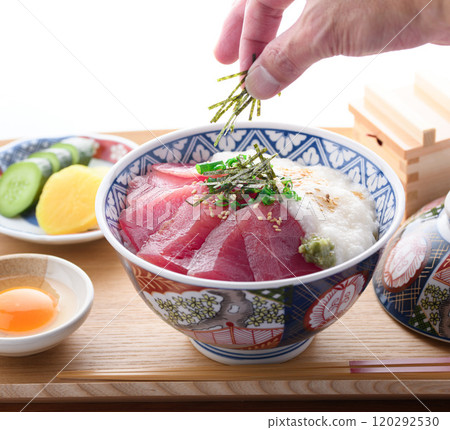 鮪魚山掛丼（使用和歌山縣那智勝浦產的大目鮪魚） 120292530