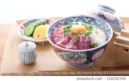鮪魚山掛丼（使用和歌山縣那智勝浦產的大目鮪魚） 120292540