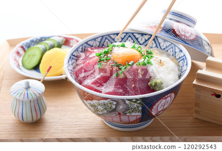 鮪魚山掛丼(使用和歌山縣那智勝浦產的大目鮪魚) 鮪魚山掛丼(使用和歌山縣那智勝浦產的大目鮪魚) 120292543