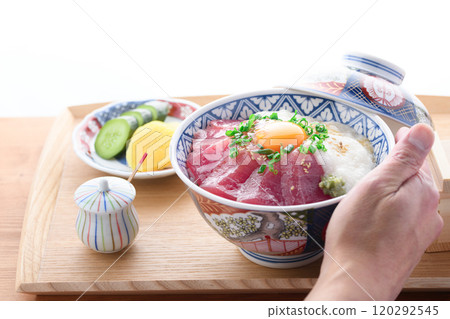 鮪魚山掛丼（使用和歌山縣那智勝浦產的大目鮪魚） 120292545