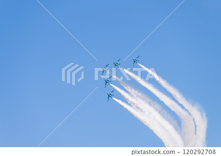 Blue Impulse flying acrobatics 120292708