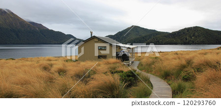 Public back country hut, Green Lake, New Zealand. 120293760