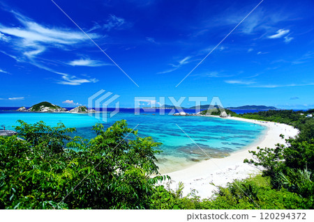 Scenery of Tokashiki Island in Okinawa in midsummer Scenery of Tokashiki Island in Okinawa in midsummer 120294372