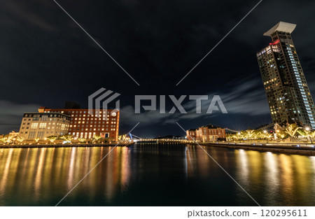 A popular tourist destination in Kitakyushu, Fukuoka Prefecture The Mojiko Retro night view shines beautifully with illuminations and lights 120295611