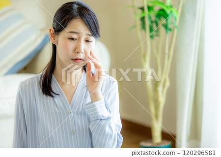 Depression Middle-aged woman 120296581