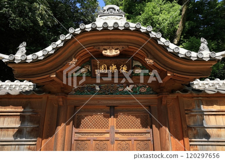 初夏的小石川後樂園(唐門) 初夏的小石川後樂園(唐門) 120297656