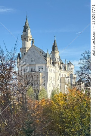 Neuschwanstein Castle: one of the most beautiful and famous castles in the world 120297771