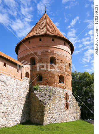 Tower of the Trakai Castle near Vilnius Tower of the Trakai Castle near Vilnius 120299122