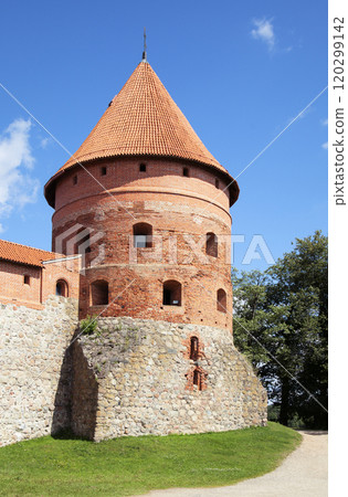 Tower of the Trakai Castle near Vilnius Tower of the Trakai Castle near Vilnius 120299142