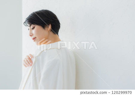 短髮美女圖片 短髮美女圖片 120299970