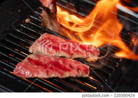 Yakiniku Wagyu beef Yakiniku Wagyu beef 120300429