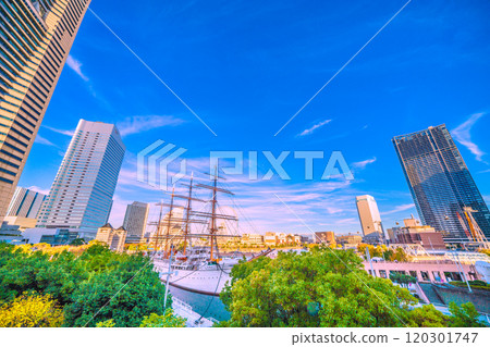 Yokohama cityscape in Japan, overlooking Sakuragicho Station, Nippon Maru, Minato Mirai, etc. (November 17th) Yokohama cityscape in Japan, overlooking Sakuragicho Station, Nippon Maru, Minato Mirai, etc. (November 17th) 120301747