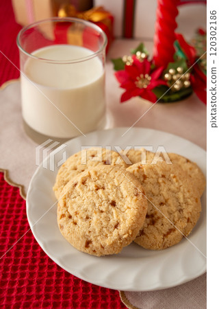 Thank Santa with cookies and milk, Treat Santa Claus, Christmas Thank Santa with cookies and milk, Treat Santa Claus, Christmas 120302186