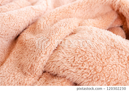 Cuffs tucked into pockets on fleece jacket 120302230