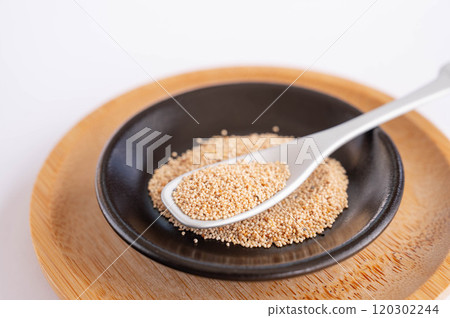 Poppy seed 120302244