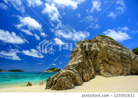 沖繩渡嘉敷島盛夏風景,阿哈倫海灘 沖繩渡嘉敷島盛夏風景,阿哈倫海灘 120302611