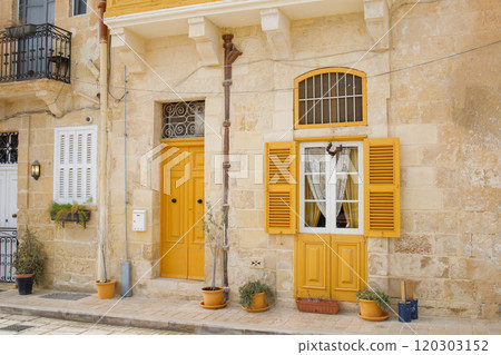 Typical small maltese house in Birgu, Malta 120303152