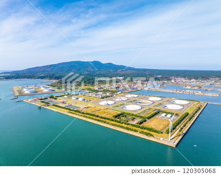 Oil storage base on the Oga Peninsula (Oga City, Akita Prefecture) Oil storage base on the Oga Peninsula (Oga City, Akita Prefecture) 120305068