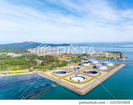 Oil storage base on the Oga Peninsula (Oga City, Akita Prefecture) Oil storage base on the Oga Peninsula (Oga City, Akita Prefecture) 120305069
