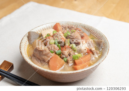 Stewed offal with tofu, carrots, daikon radish and konnyaku Stewed offal with tofu, carrots, daikon radish and konnyaku 120306293