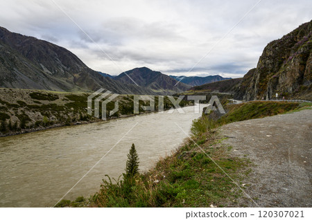 Katun river, in the Altai mountains, Gloomy autumn days. 120307021