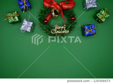 花圈和禮物的圖像 120308473