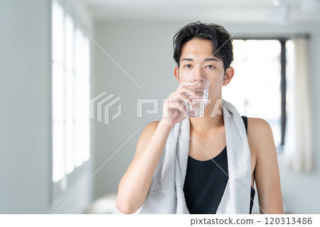 Young man drinking water Men's beauty 120313486